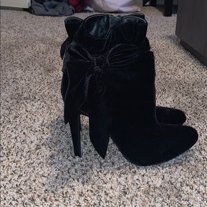 Black bow heels